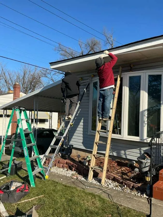Restoration crew performing exterior repair in Sayreville